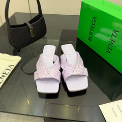 BOTTEGA VENETA 26S SANDALS IN LIGHT PURPLE CALFSKIN AND RAFFIA