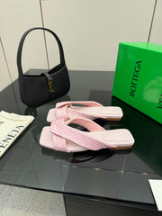 BOTTEGA VENETA 26S SANDALS IN LIGHT PINK CALFSKIN AND RAFFIA