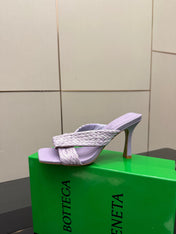 BOTTEGA VENETA 26S HEELED SANDALS 95 MM IN LIGHT PURPLE CALFSKIN AND RAFFIA