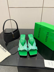 BOTTEGA VENETA 26S HEELED SANDALS 95 MM IN GREEN CALFSKIN AND RAFFIA