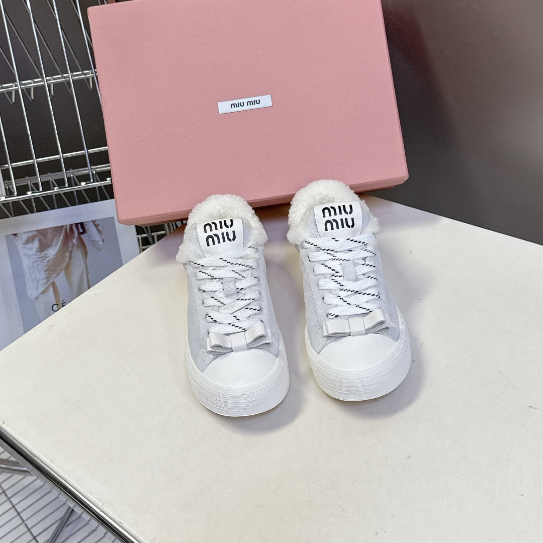 MIUMIU 25S SNEAKERS IN WHITE SUEDE WITH SHEARLING