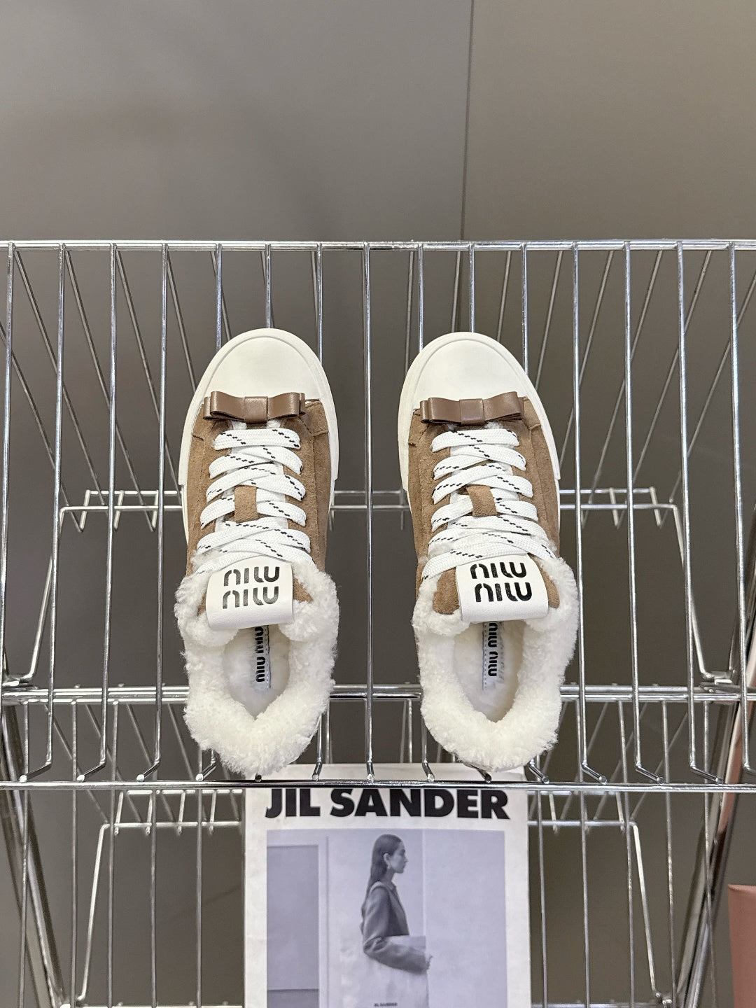 MIUMIU 25S SNEAKERS IN EARTH BROWN SUEDE WITH SHEARLING