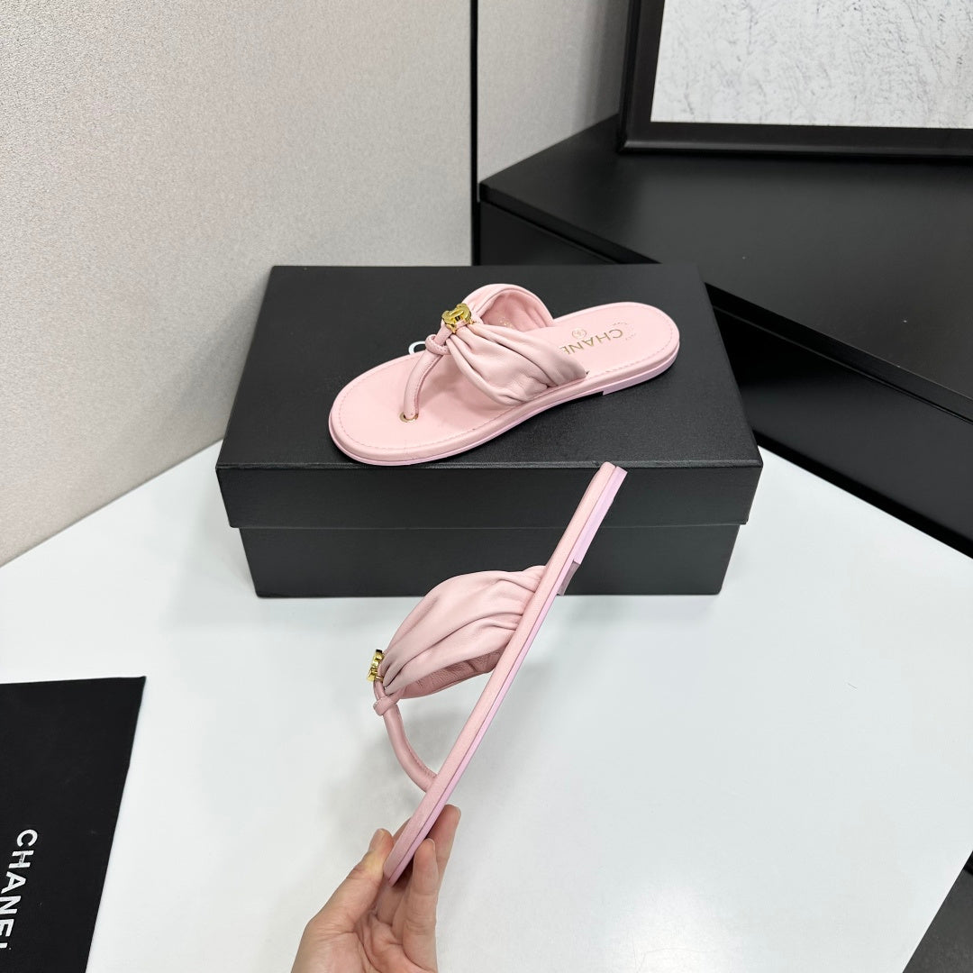 CHANEL 26S THONG SANDALS IN LIGHT PINK LAMBSKIN