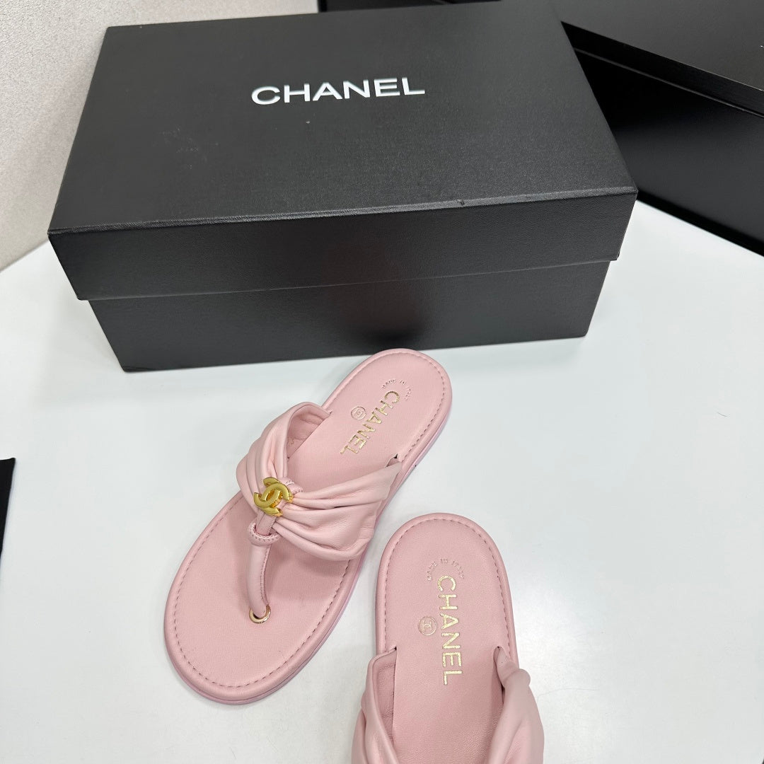 CHANEL 26S THONG SANDALS IN LIGHT PINK LAMBSKIN