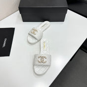 CHANEL 26S SANDALS IN WHITE QUILTED LEATHER