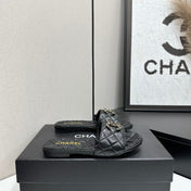 CHANEL 26S SANDALS IN BLACK QUILTED LEATHER