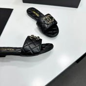 CHANEL 26S SANDALS IN BLACK QUILTED LEATHER