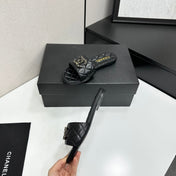 CHANEL 26S SANDALS IN BLACK QUILTED LEATHER