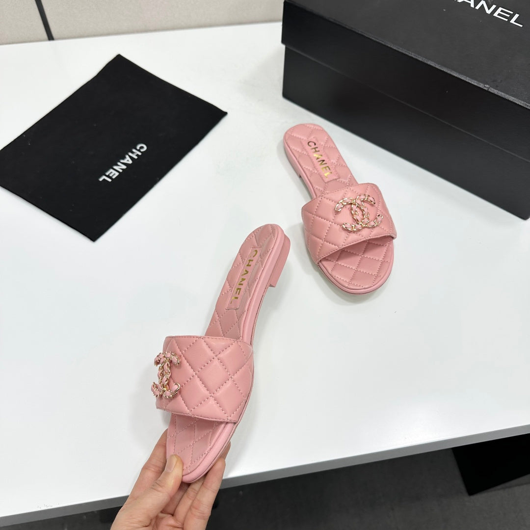 CHANEL 26S SLIDE SANDALS IN PINK QUILTED LEATHER