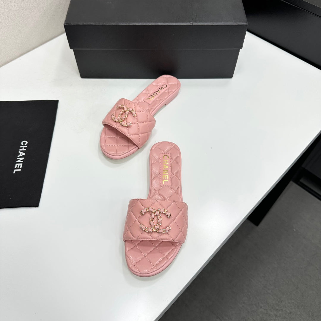 CHANEL 26S SLIDE SANDALS IN PINK QUILTED LEATHER