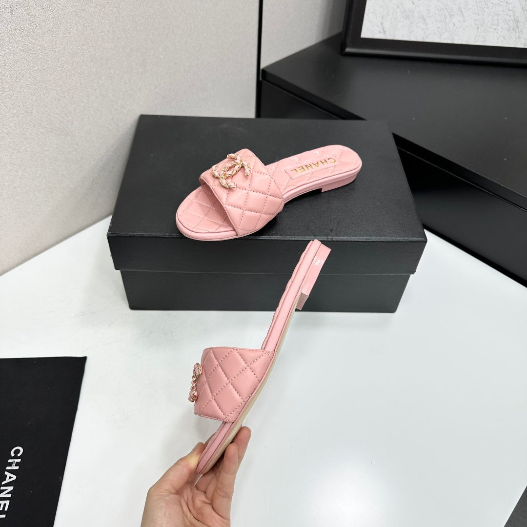CHANEL 26S SLIDE SANDALS IN PINK QUILTED LEATHER