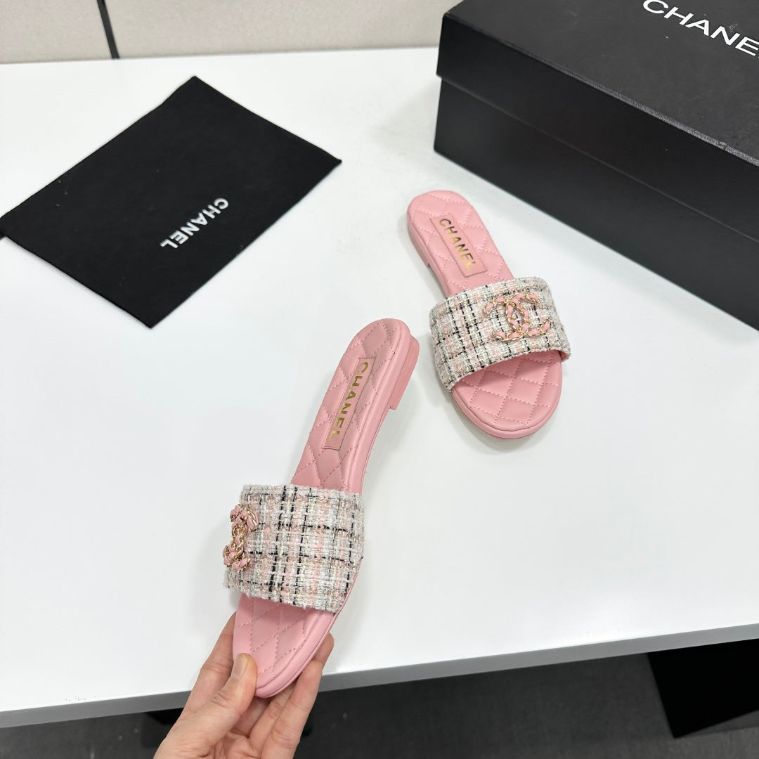 CHANEL 26S SANDALS IN PINK LAMBSKIN AND WHITE TWEED