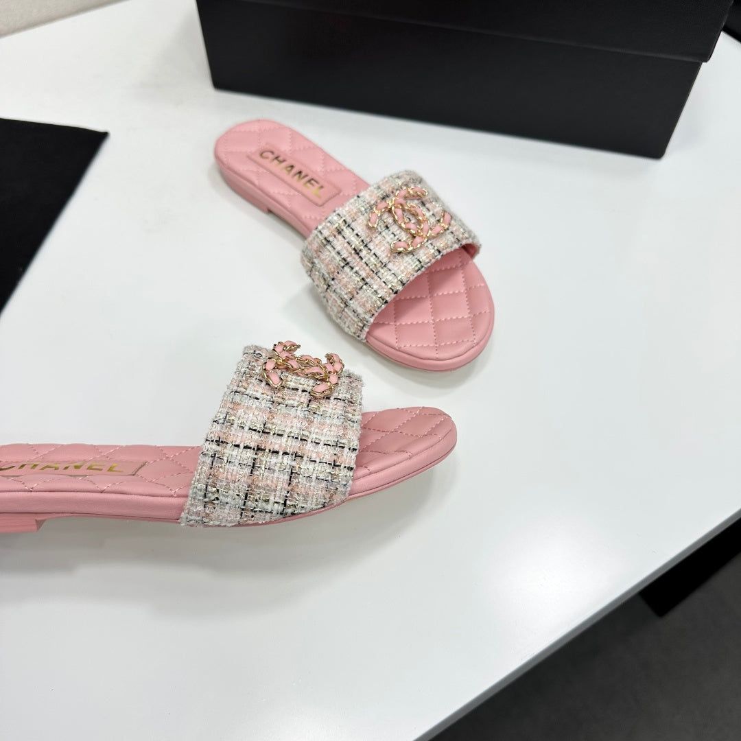 CHANEL 26S SANDALS IN PINK LAMBSKIN AND WHITE TWEED