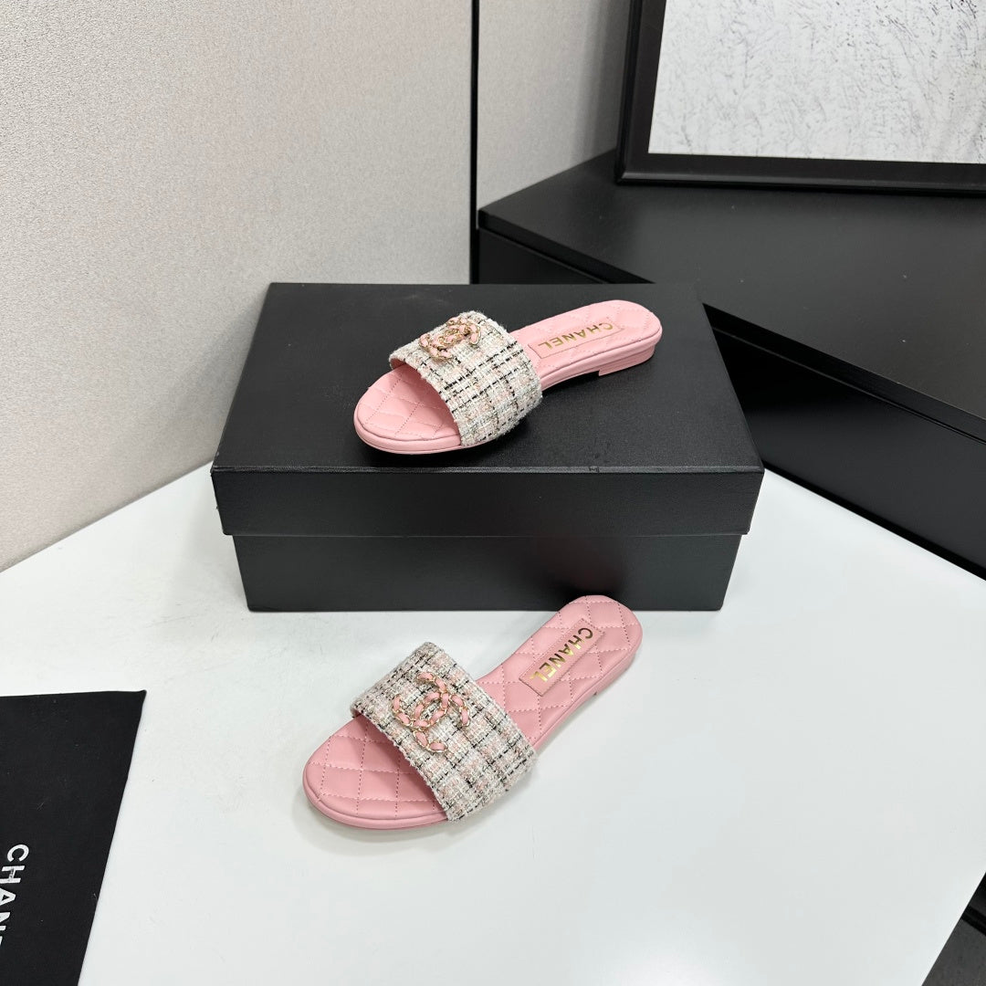 CHANEL 26S SANDALS IN PINK LAMBSKIN AND WHITE TWEED