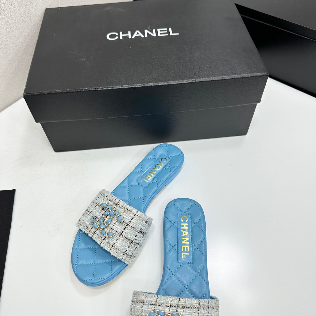 CHANEL 26S SANDALS IN BLUE LAMBSKIN AND WHITE TWEED