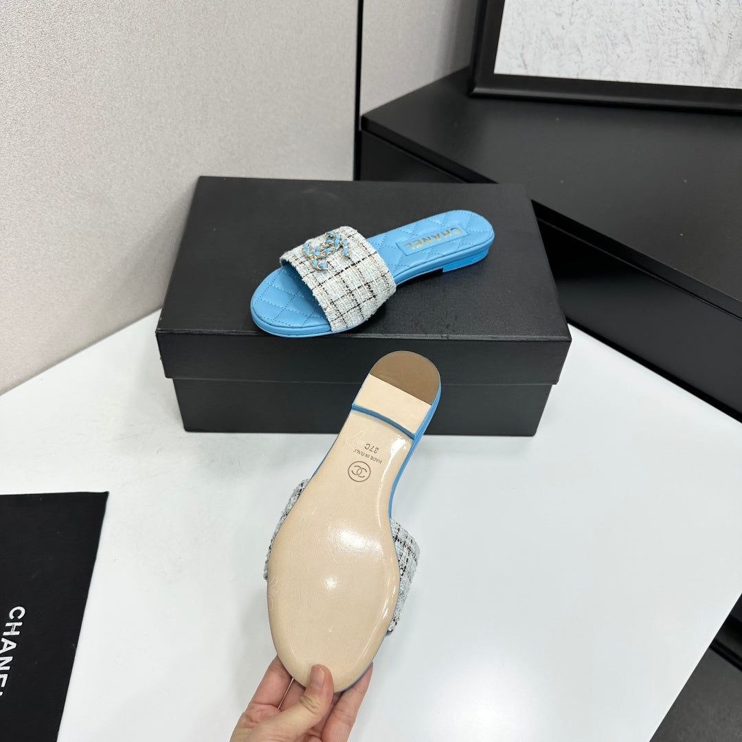 CHANEL 26S SANDALS IN BLUE LAMBSKIN AND WHITE TWEED