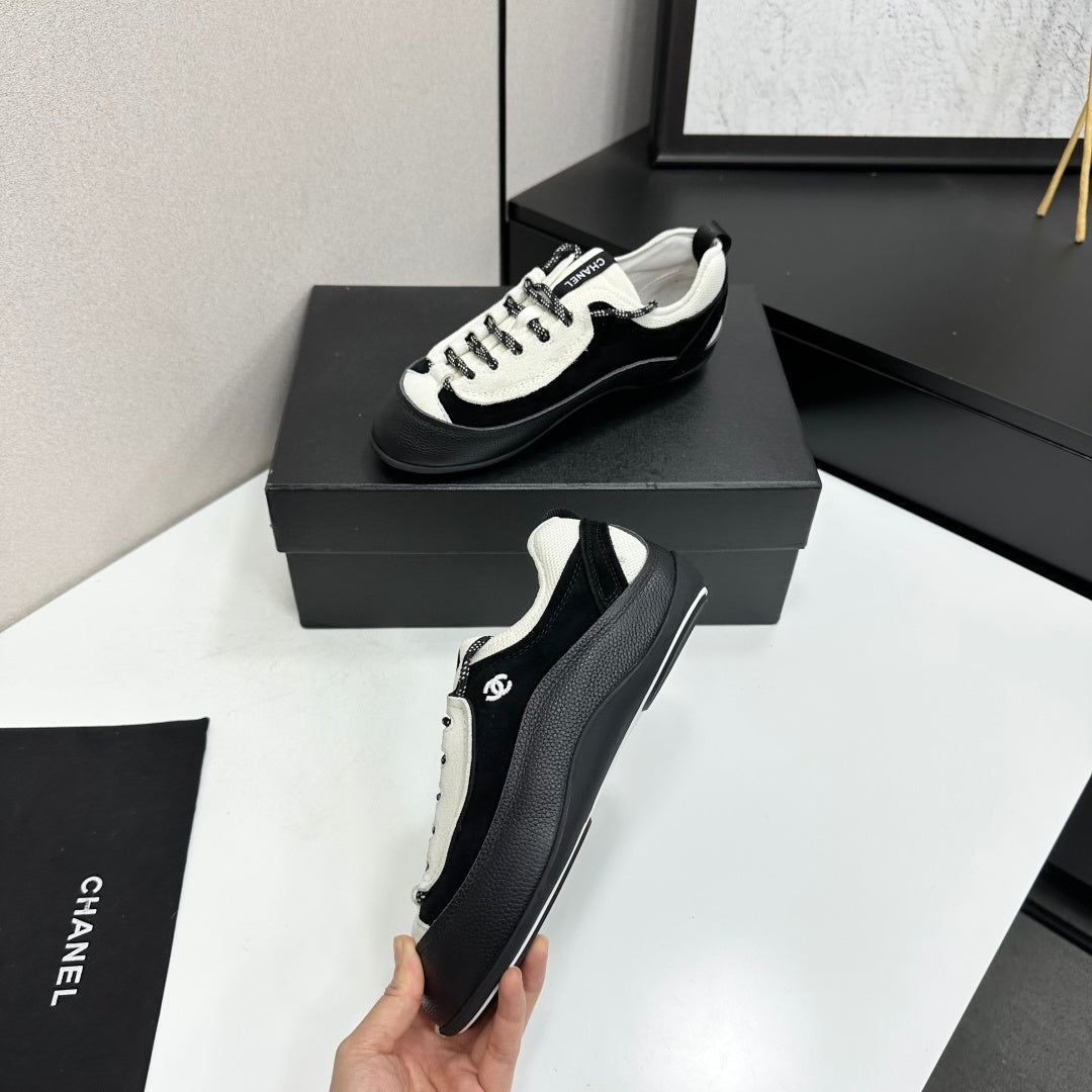 CHANEL SNEAKERS METIERS D-ART 26S IN  BLACK AND WHITE CALFSKIN MIXED FIBERS