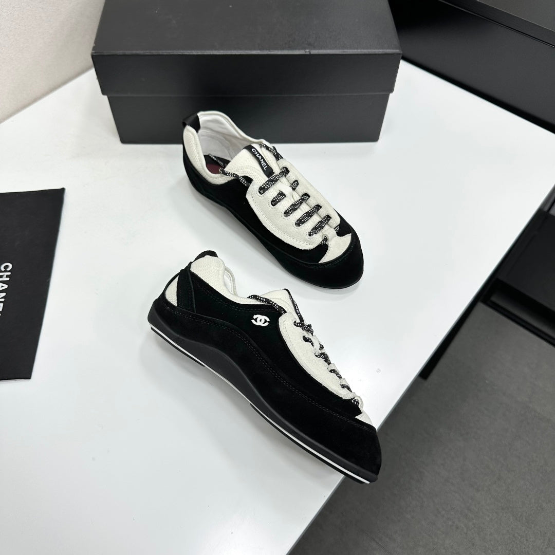 CHANEL SNEAKERS METIERS D-ART 26S IN  BLACK AND WHITE SUEDE MIXED FIBERS