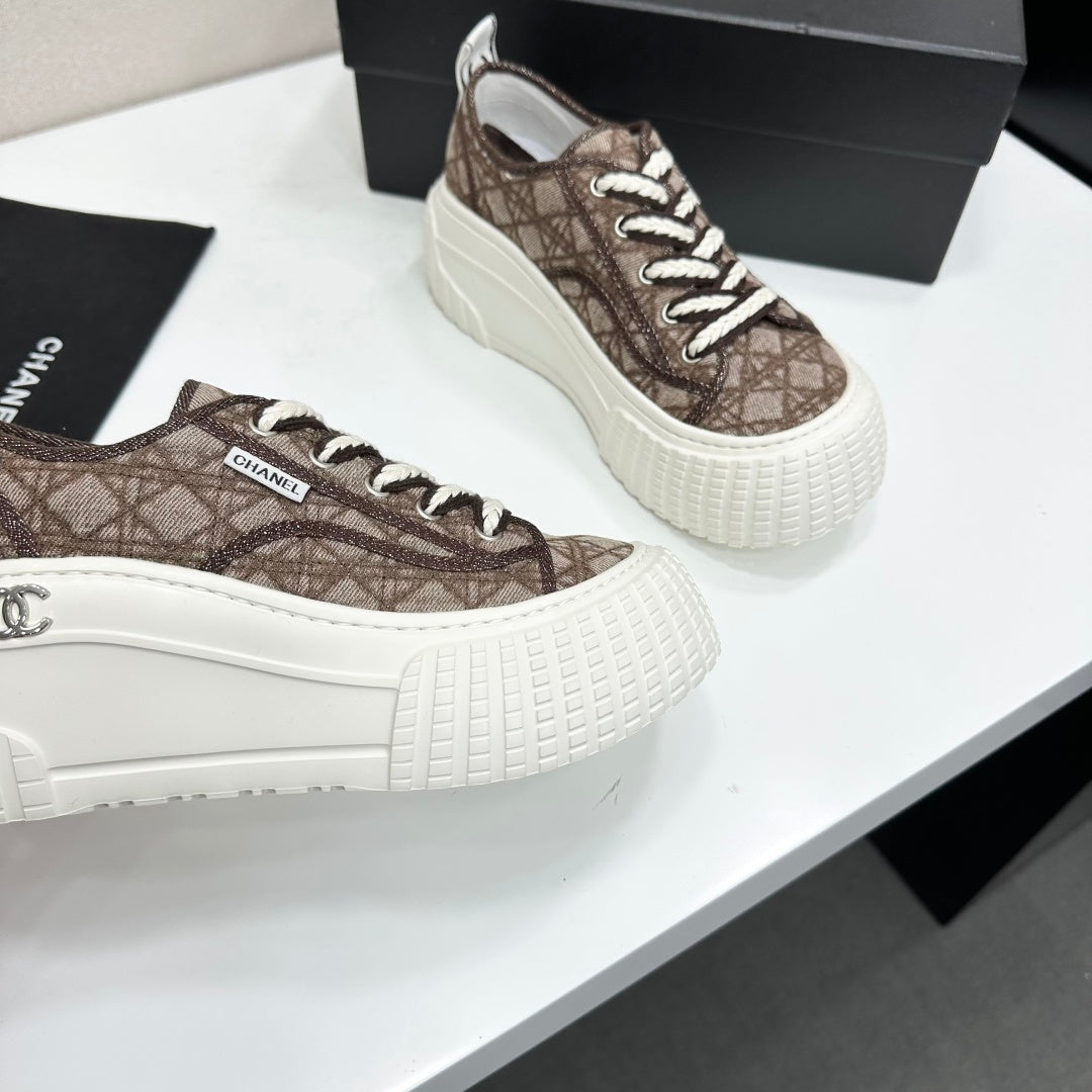 CHANEL 26S CHUNKY SNEAKERS IN BROWN DIAMOND-PATTERNED WOVEN FABRIC