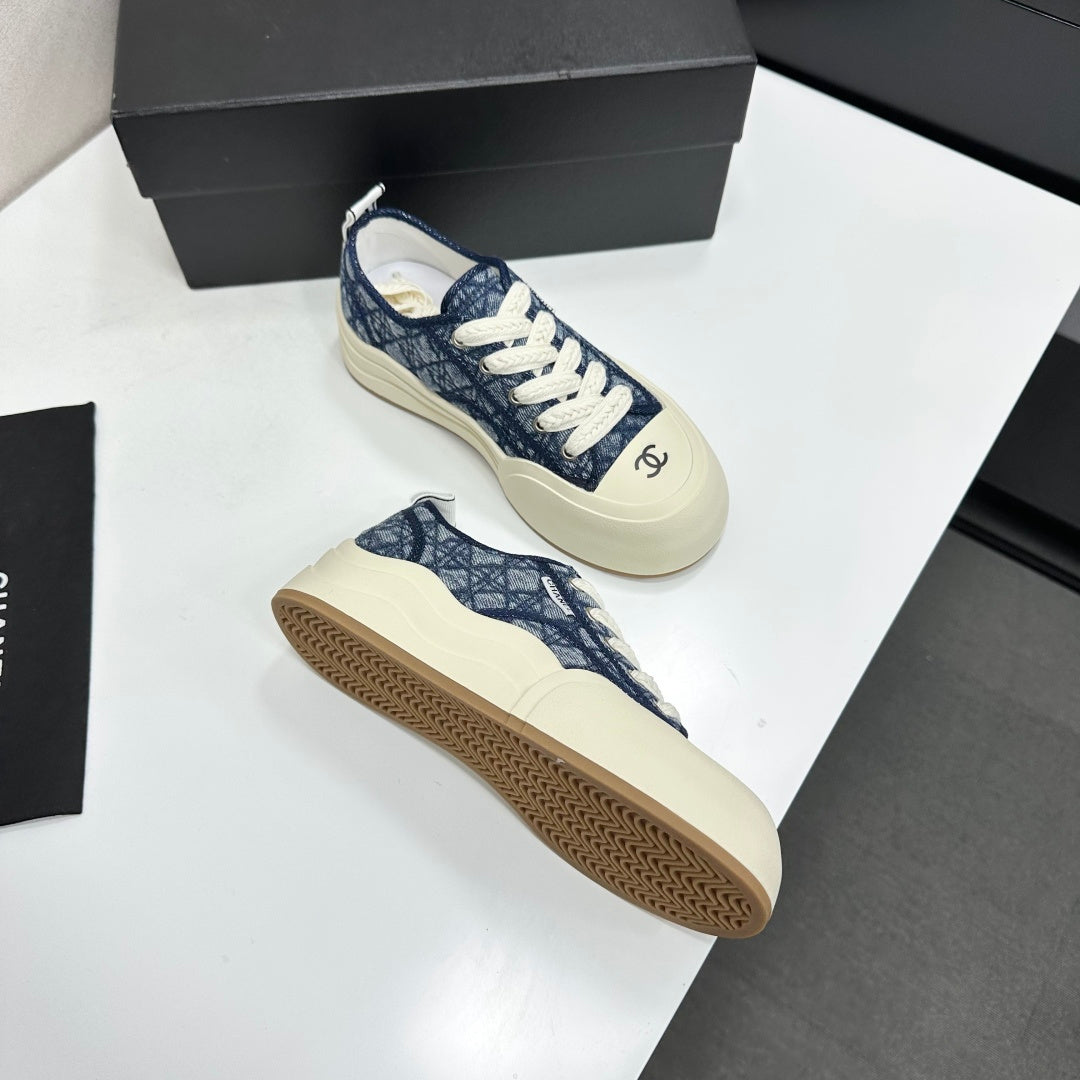 CHANEL 26S CHUNKY SNEAKERS IN NAVY BLUE DIAMOND-PATTERNED WOVEN FABRIC