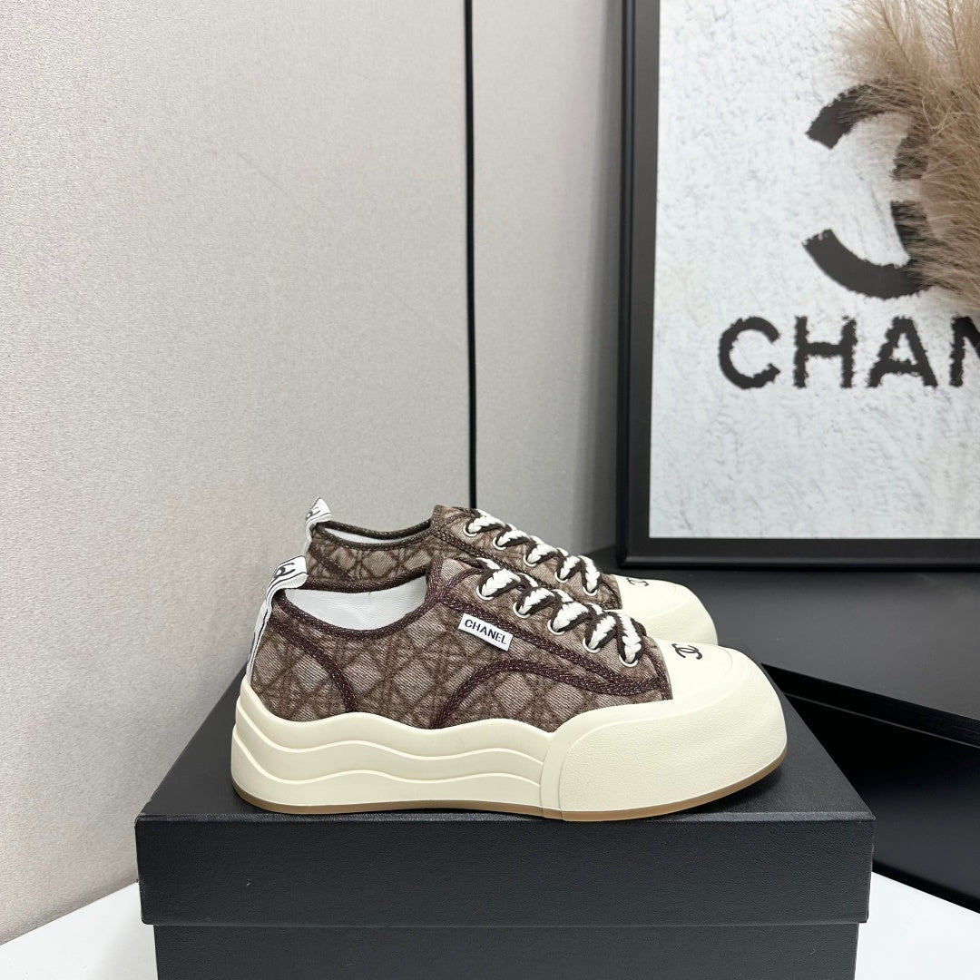 CHANEL 26S PLATFORM SNEAKERS IN BROWN CHECKERED TWEED FABRIC