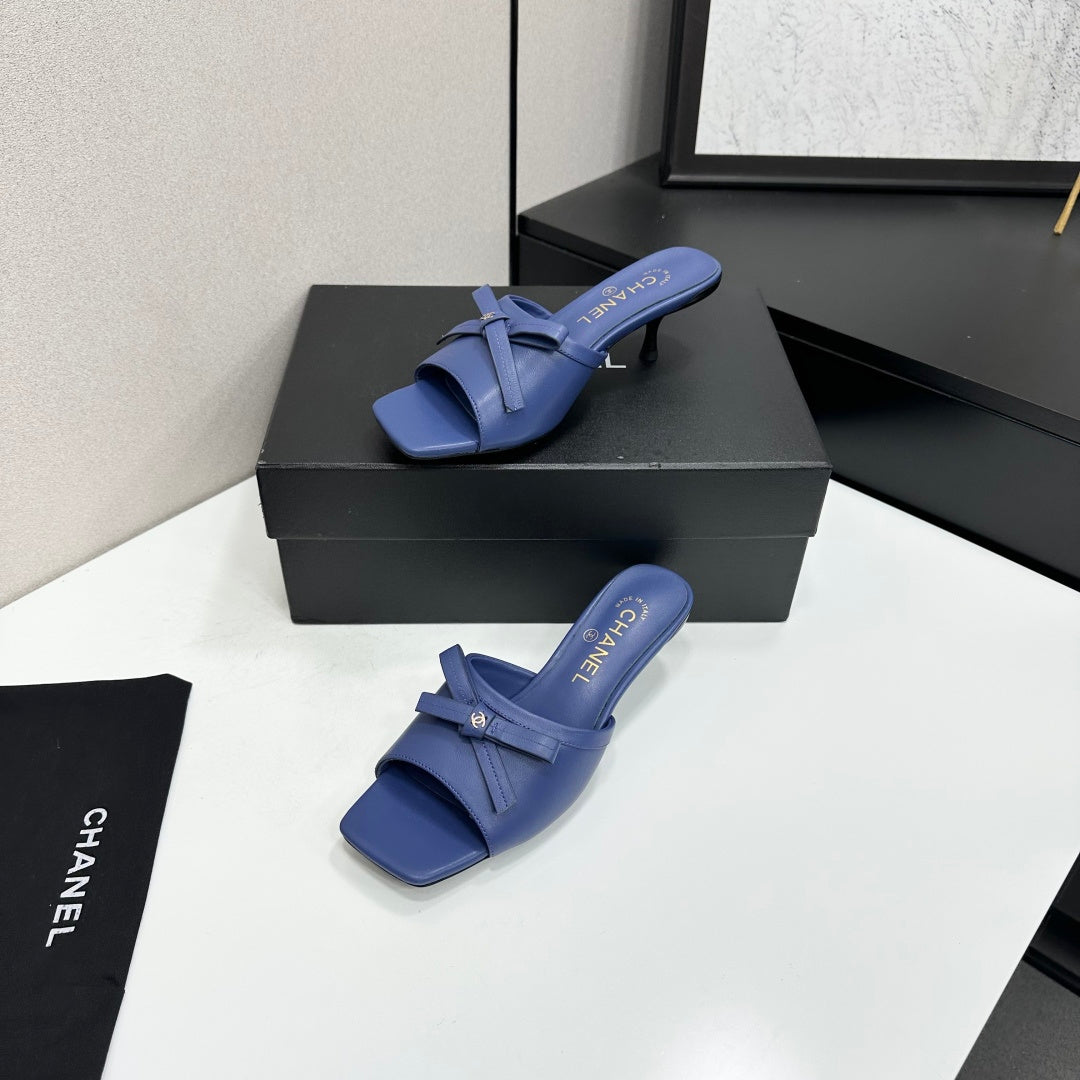 CHANEL 26S HIGH HEEL MULE SANDALS 50 MM IN BLUE LAMBSKIN WITH BOW DETAIL