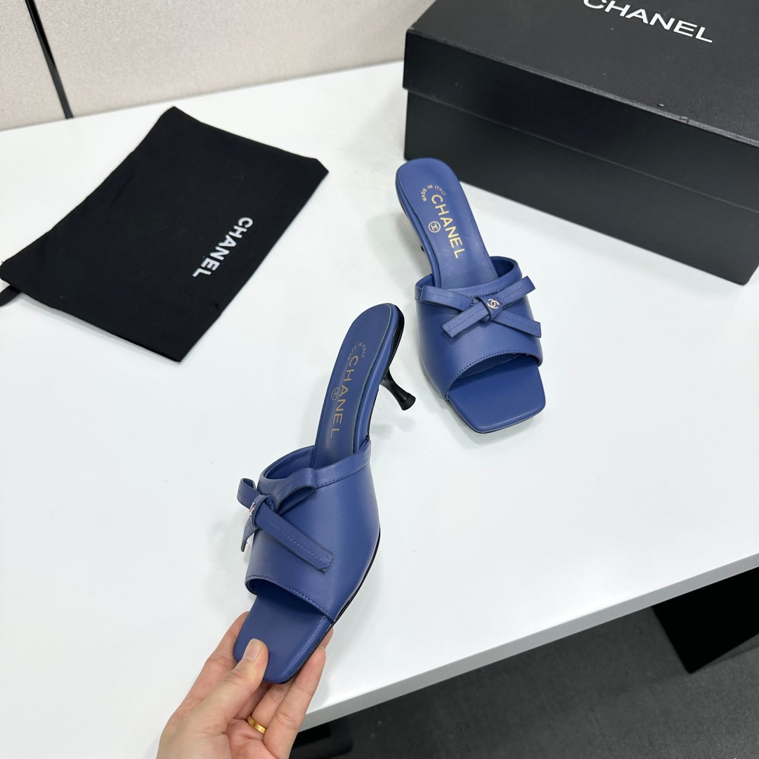 CHANEL 26S HIGH HEEL MULE SANDALS 50 MM IN BLUE LAMBSKIN WITH BOW DETAIL