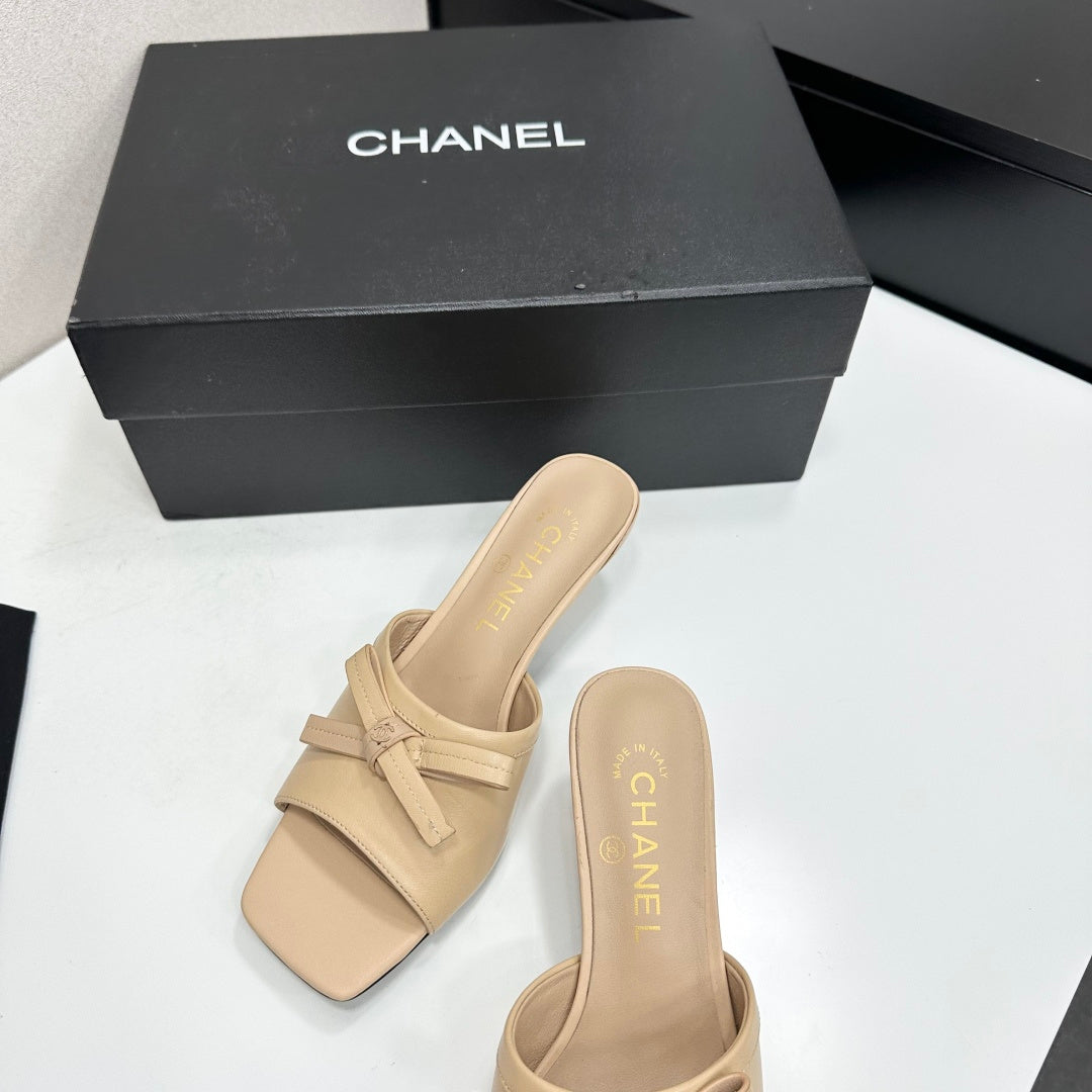 CHANEL 26S HIGH HEEL MULE SANDALS 50 MM IN BEIGE LAMBSKIN WITH BOW DETAIL