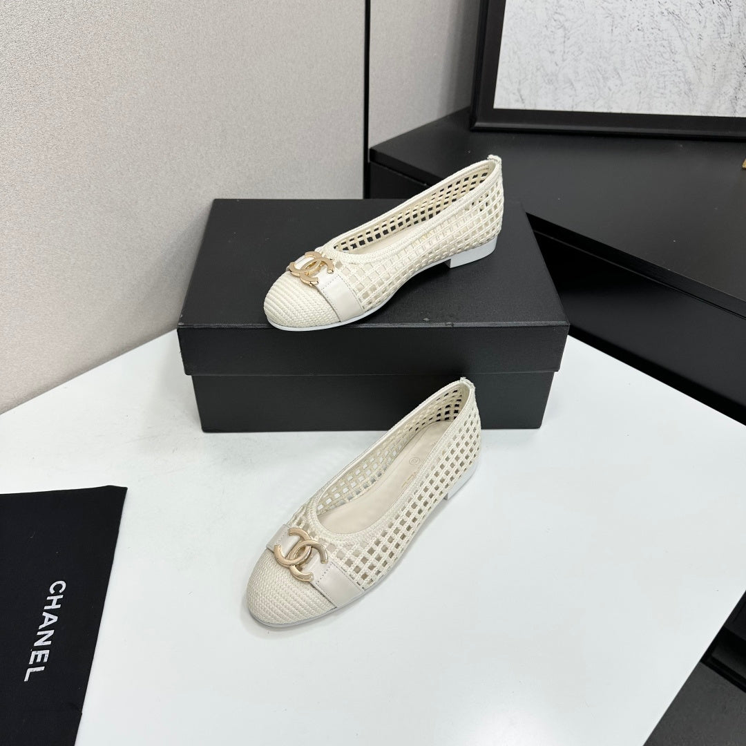 CHANEL 26S TOE FLATS IN WHITE MESH FABRIC