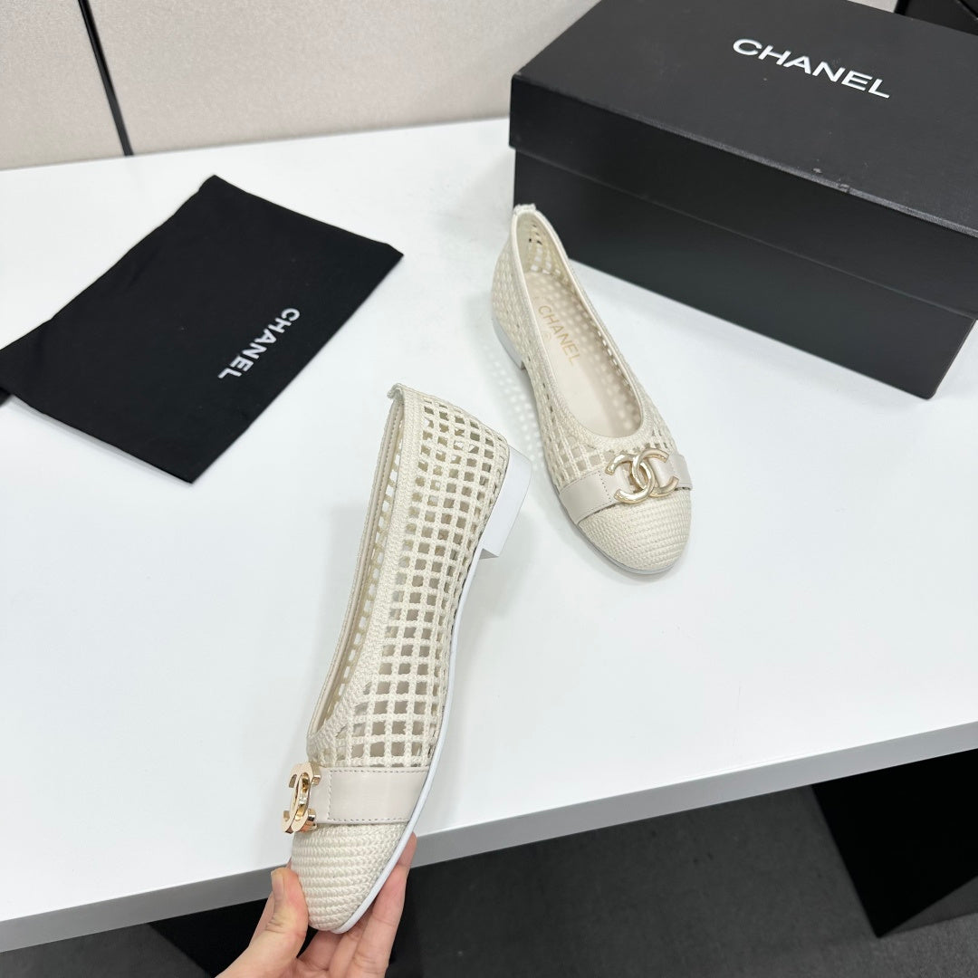 CHANEL 26S TOE FLATS IN WHITE MESH FABRIC