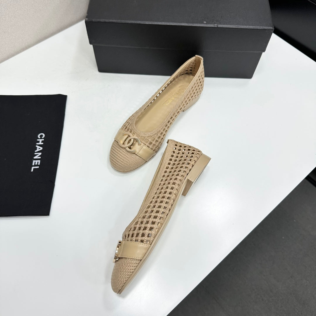CHANEL 26S TOE FLATS IN BEIGE MESH FABRIC