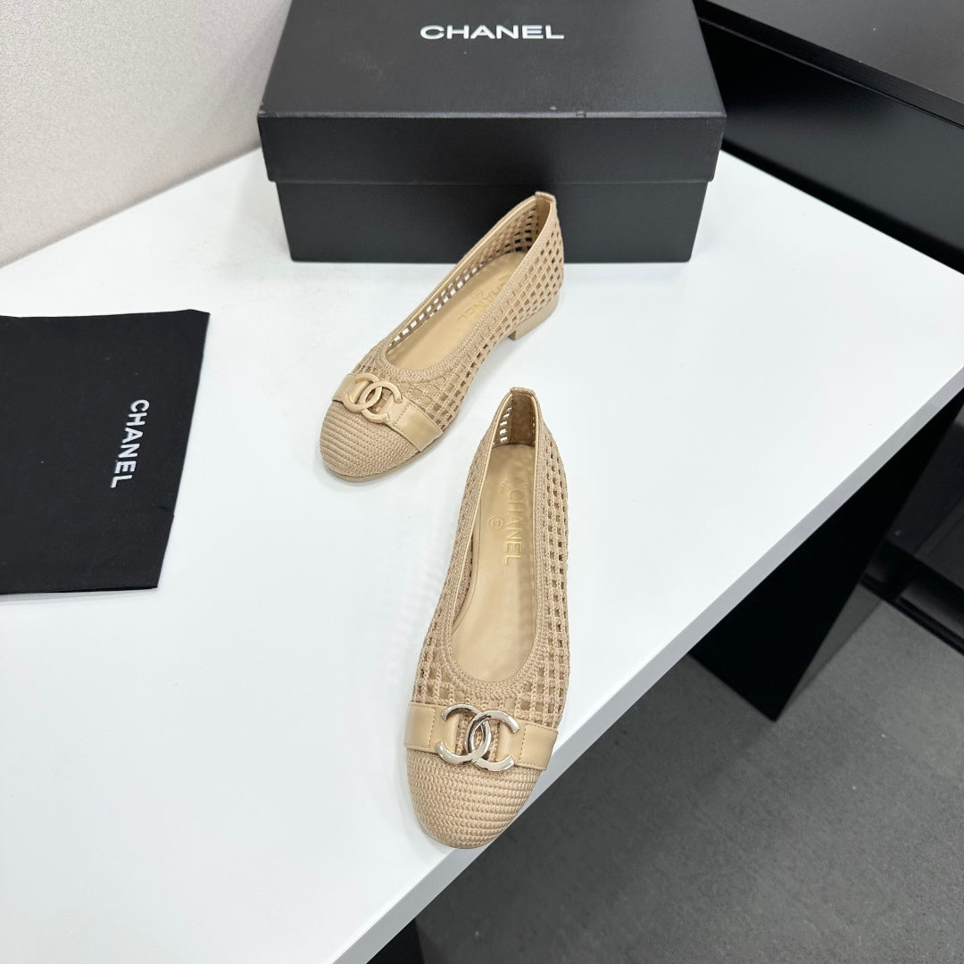 CHANEL 26S TOE FLATS IN BEIGE MESH FABRIC