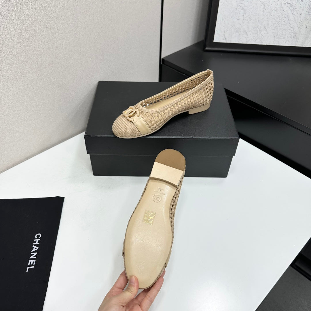CHANEL 26S TOE FLATS IN BEIGE MESH FABRIC