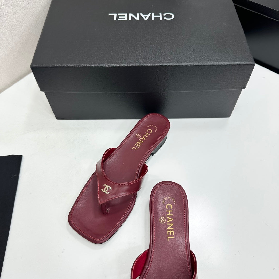 CHANEL 26S THONG SANDALS IN BURGUNDY LAMBSKIN