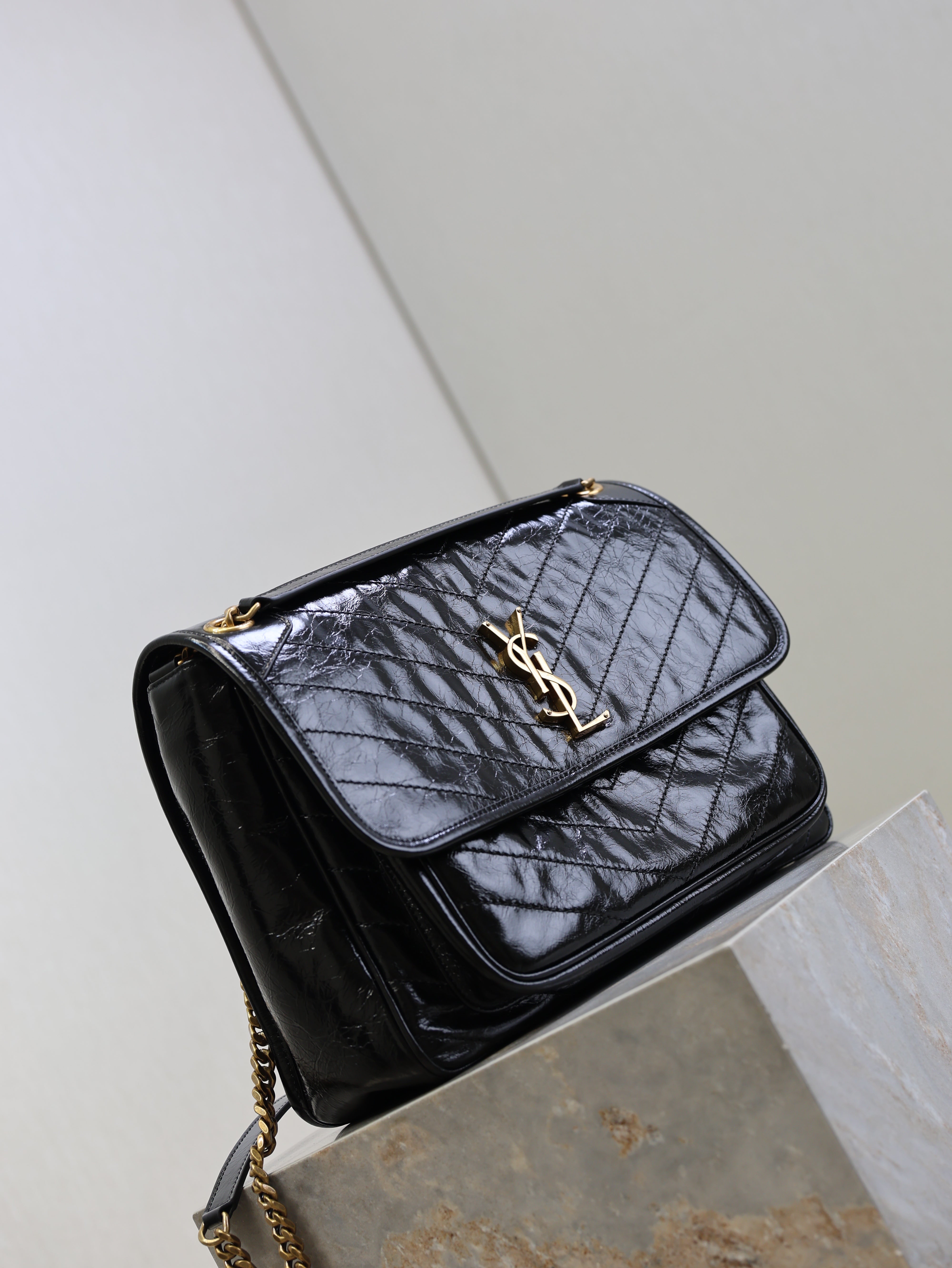 YSL 25S NIKI GM BAG 32 IN BLACK GLOSSY CALFSKIN GOLD HARDWARE