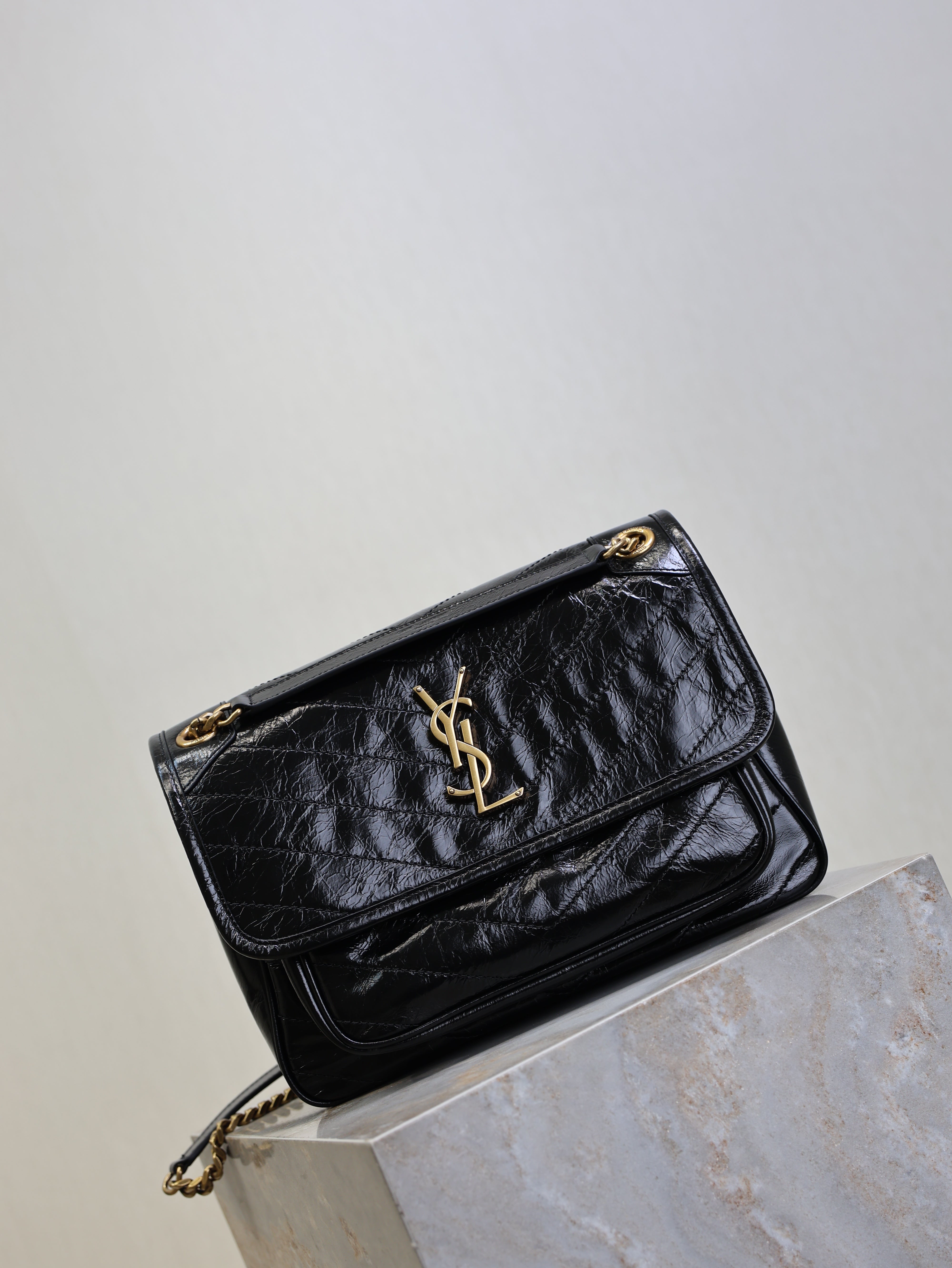 YSL 25S NIKI MM BAG 28 IN BLACK GLOSSY CALFSKIN GOLD HARDWARE