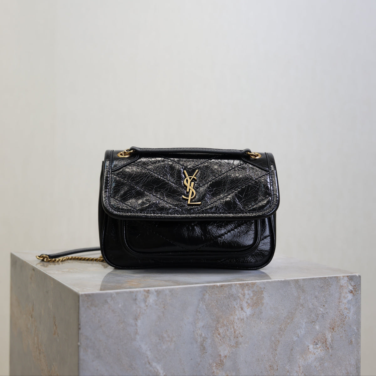 YSL 25S NIKI BAG 18 IN BLACK GLOSSY CALFSKIN GOLD HARDWARE