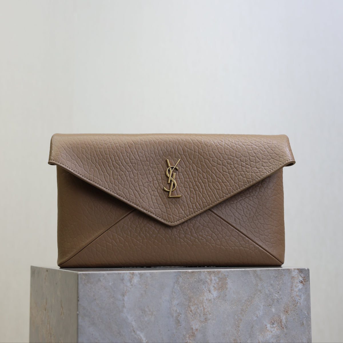 YSL 25S CASSANDRE LARGE ENVELOPE POUCH 29 IN DARK TAUPE CALFSKIN GOLD HARDWRE
