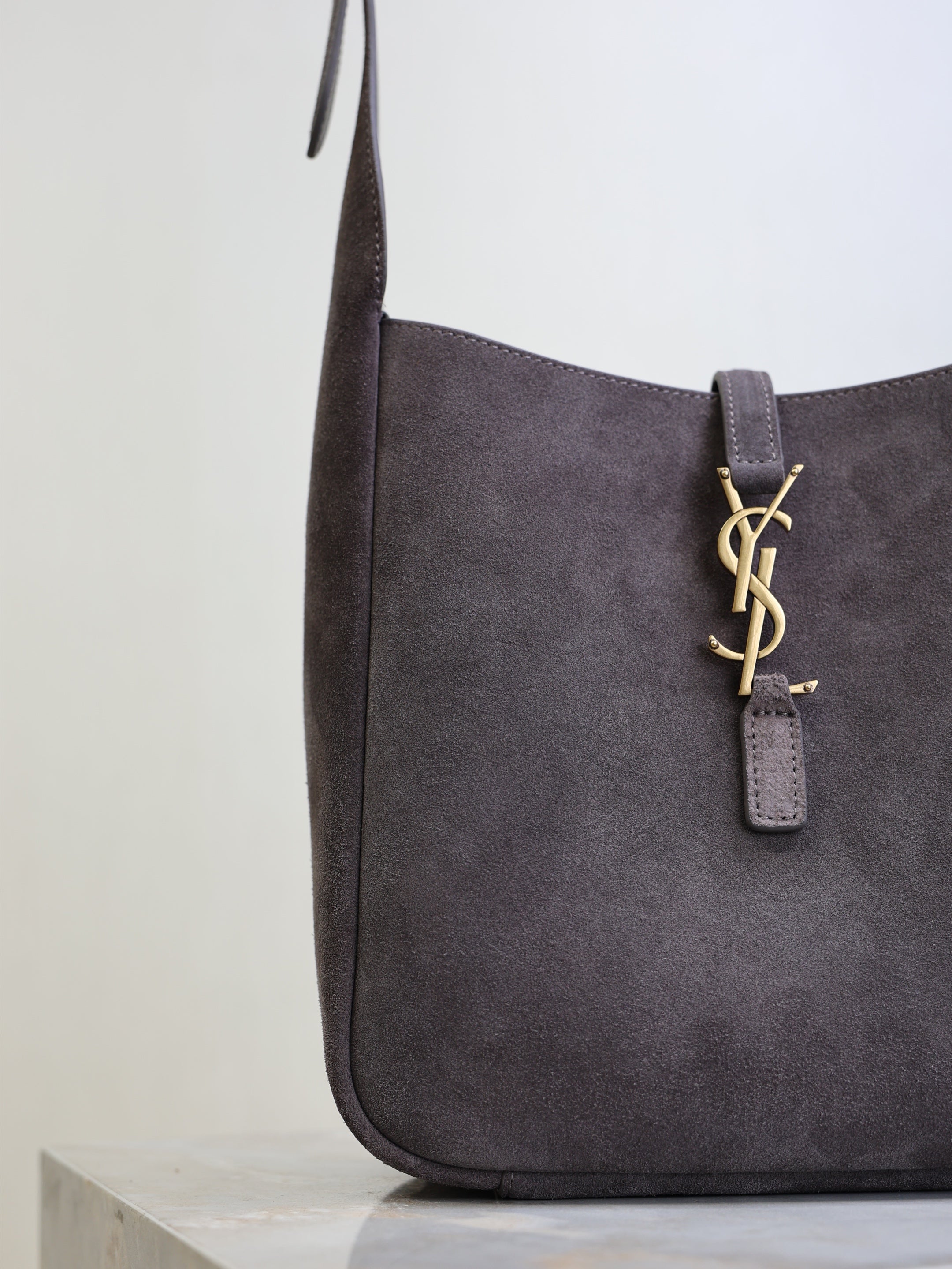 YSL 25S LE 5 À 7 SUPPLE SMALL 23 IN DARK GRAY SUEDE GOLD HARDWRE