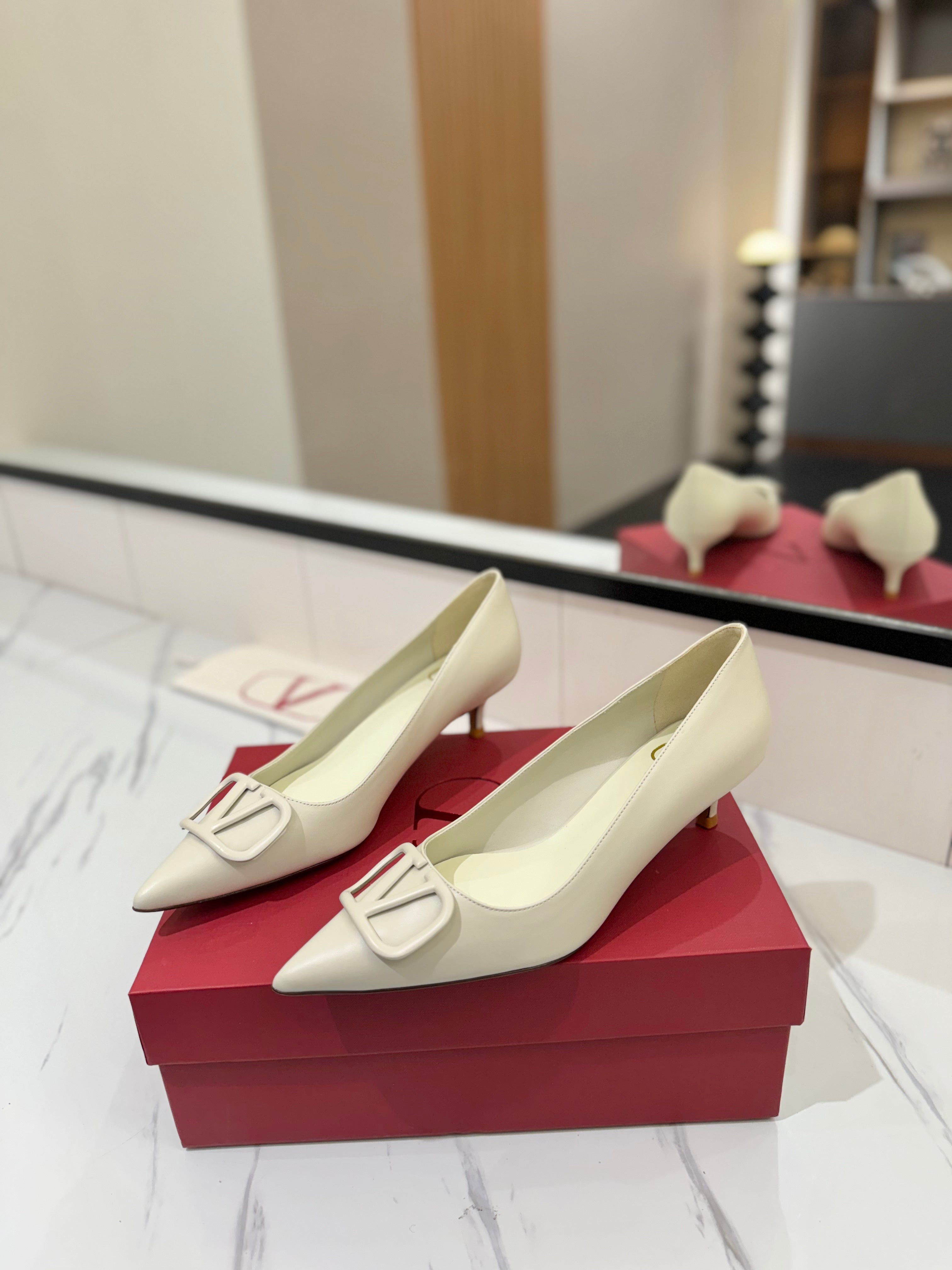 VALENTINO 26S HIGH HEELS 45 MM IN CREAM WHITE SMOOTH CALFSKIN