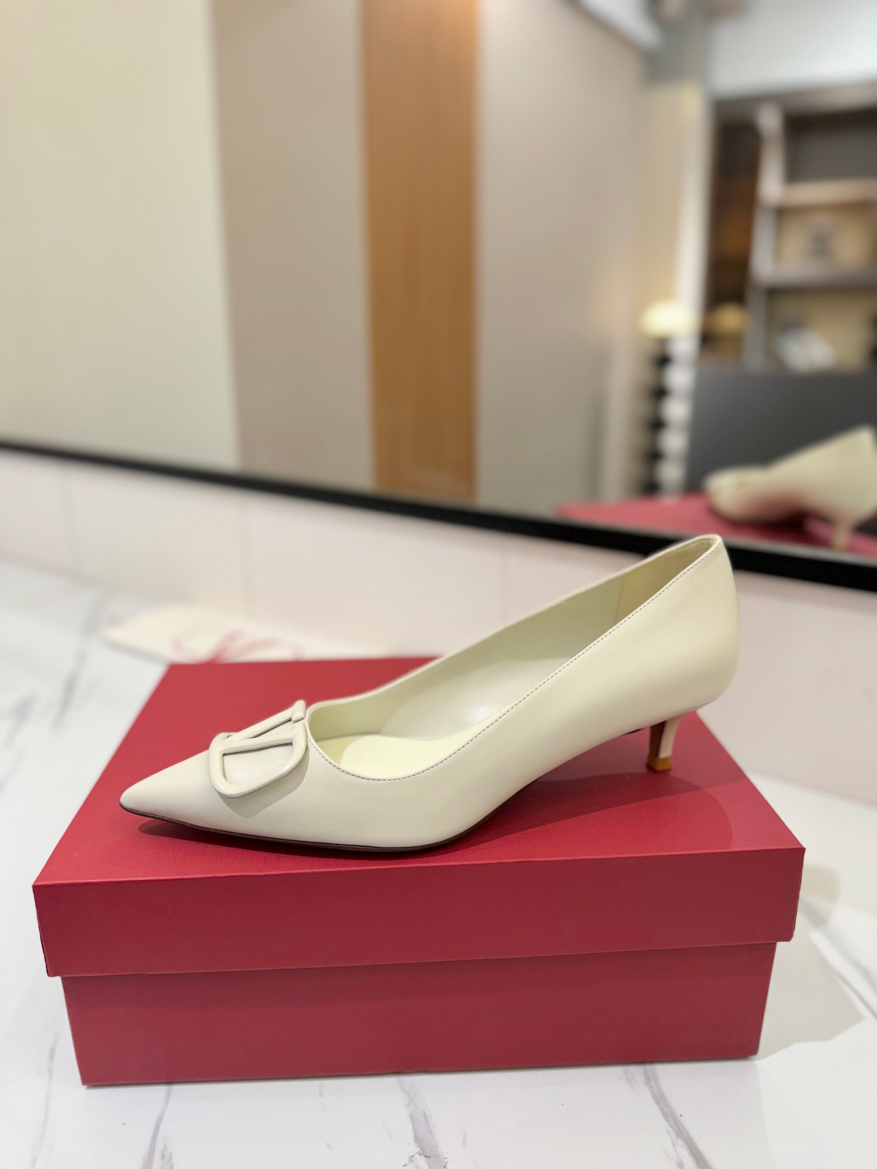 VALENTINO 26S HIGH HEELS 45 MM IN CREAM WHITE SMOOTH CALFSKIN