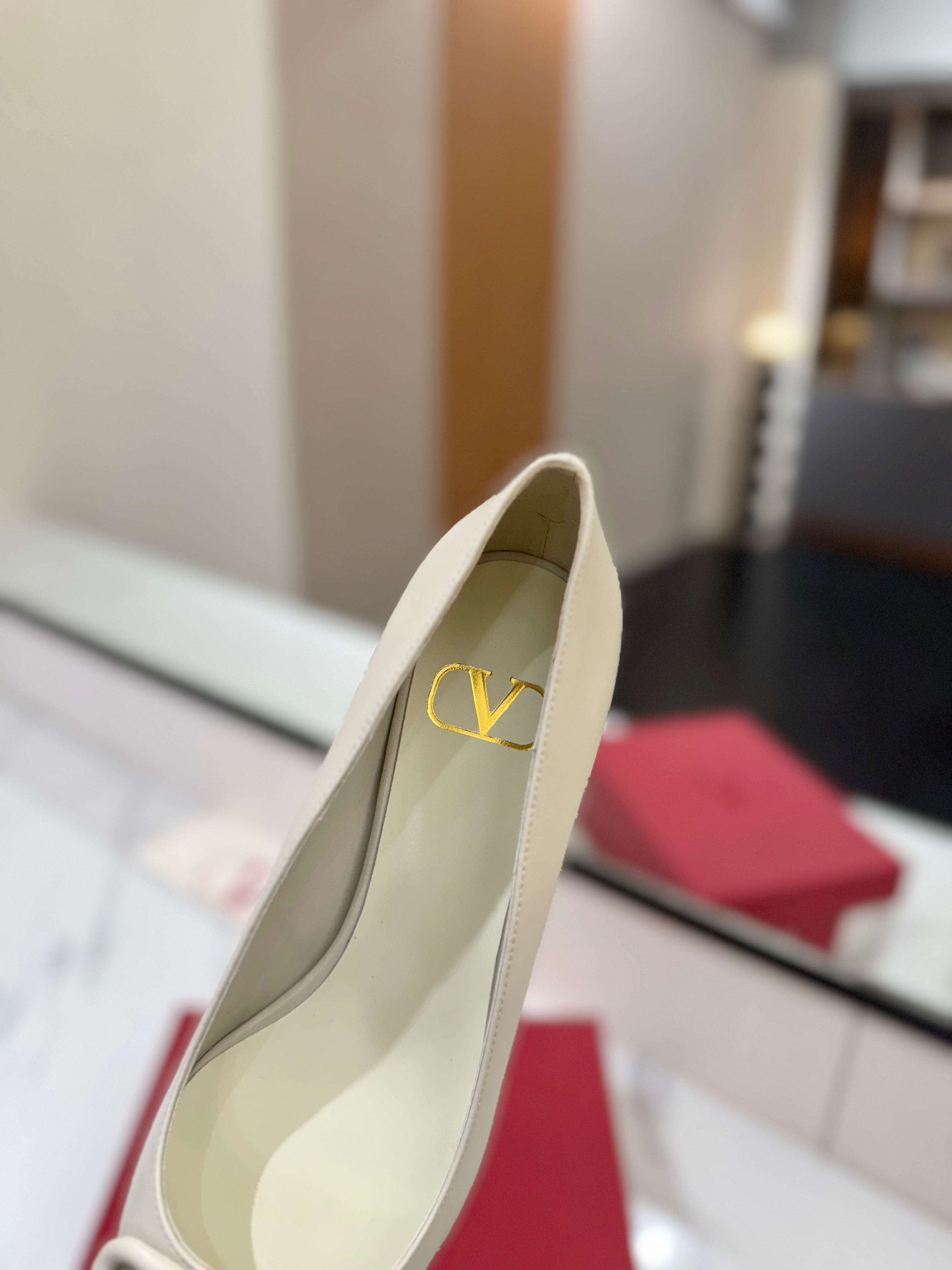 VALENTINO 26S HIGH HEELS 45 MM IN CREAM WHITE SMOOTH CALFSKIN