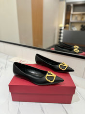 VALENTINO 26S BALLET FLATS IN BLACK SMOOTH CALFSKIN WITH GOLD HARDWARE