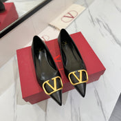 VALENTINO 26S BALLET FLATS IN BLACK SMOOTH CALFSKIN WITH GOLD HARDWARE
