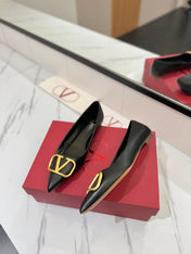 VALENTINO 26S BALLET FLATS IN BLACK SMOOTH CALFSKIN WITH GOLD HARDWARE
