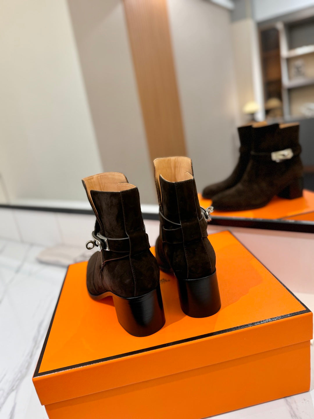 HM 26S ANKLE BOOTS 55 MM IN DARK BROWN SUEDE