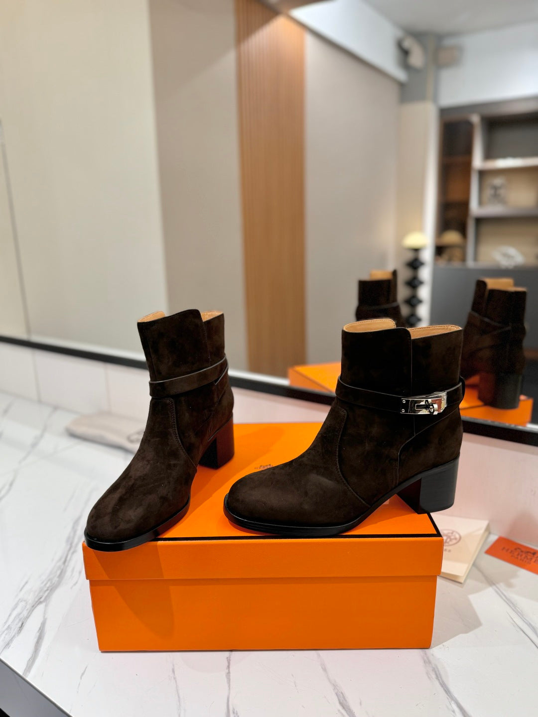HM 26S ANKLE BOOTS 55 MM IN DARK BROWN SUEDE