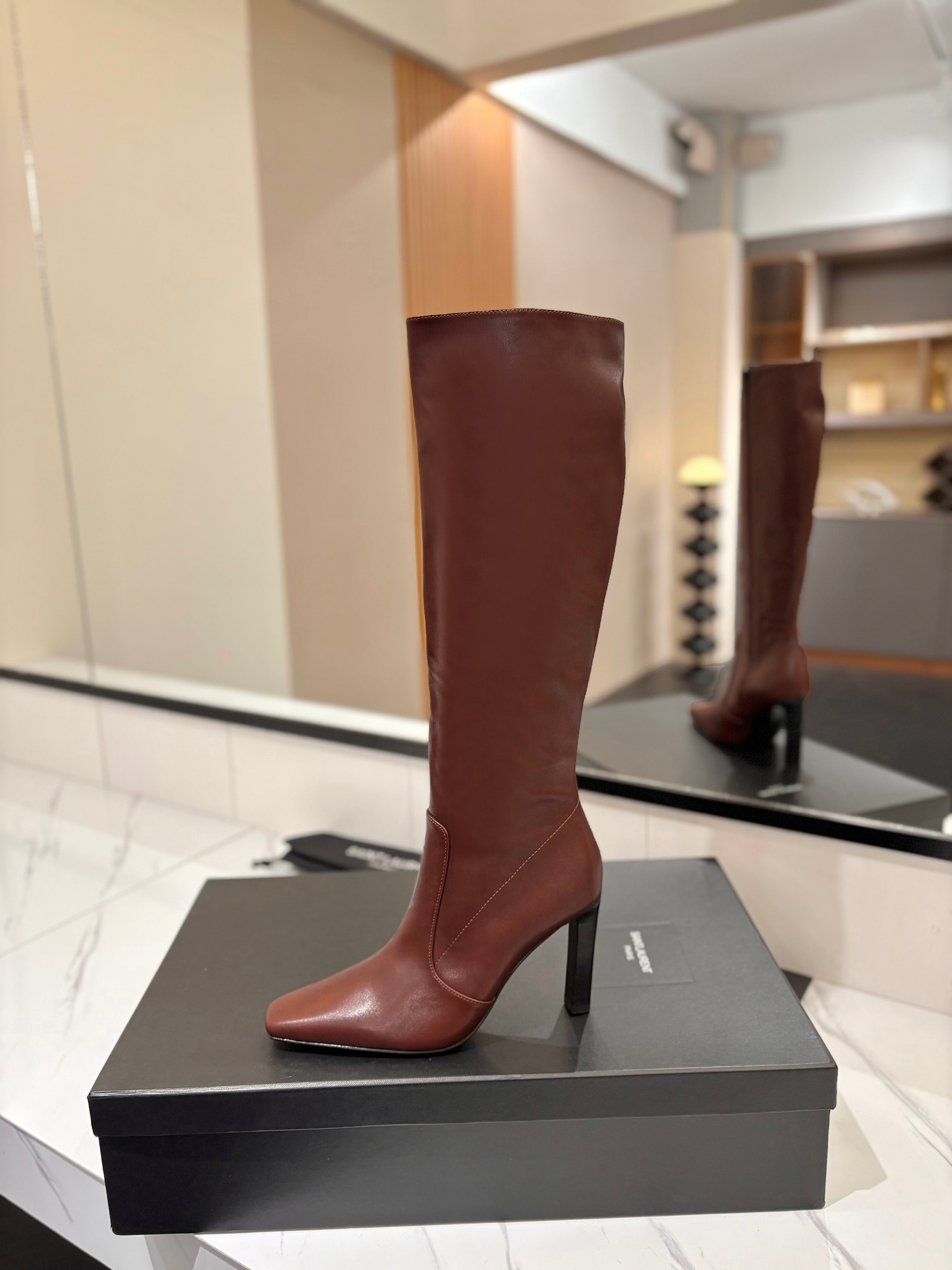 YSL 26S KNEE-HIGH BOOTS 95 MM IN BROWN CALFSKIN