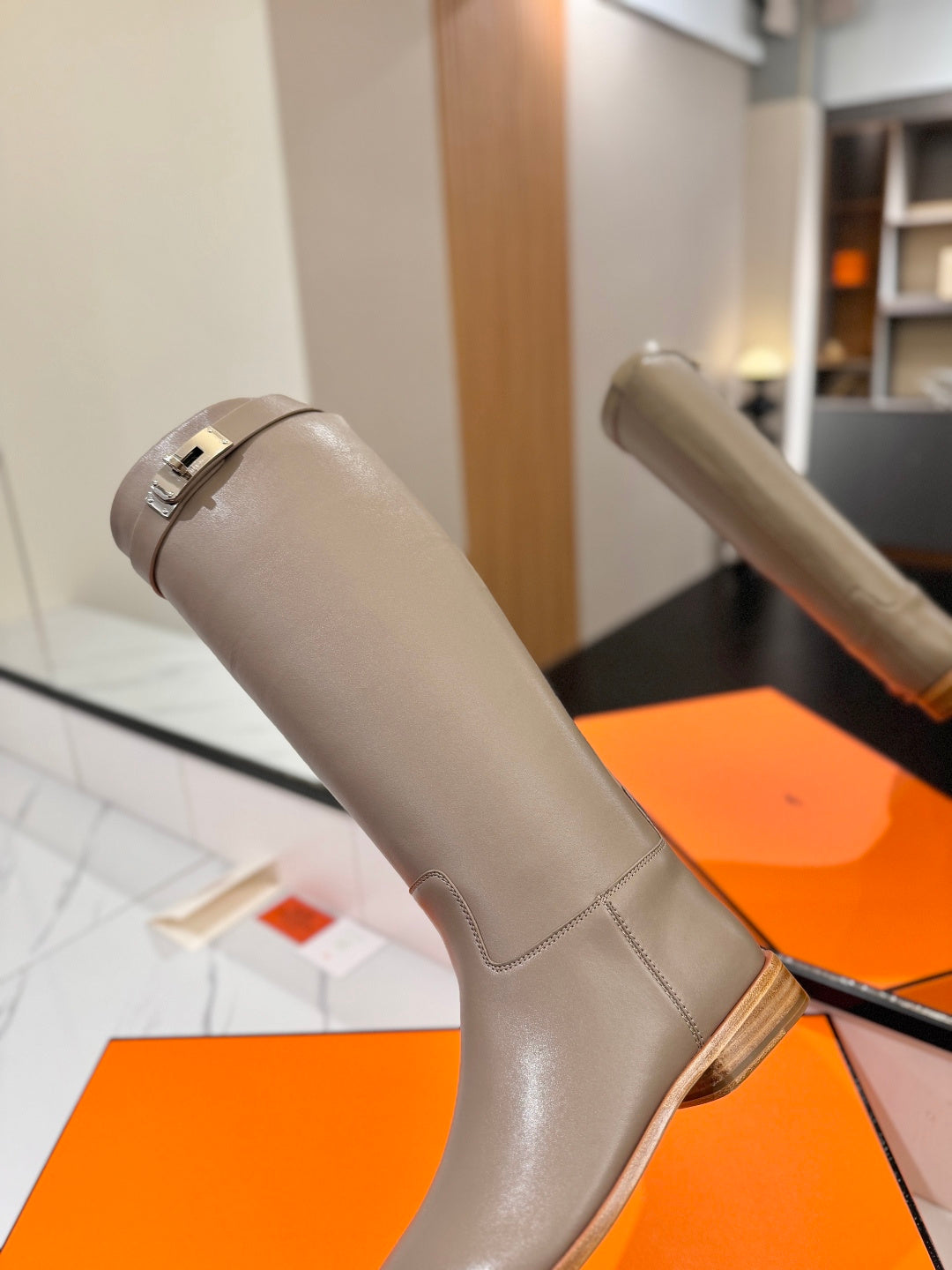 HM 26S JUMPING BOOTS IN GREYISH BEIGE CALFSKIN