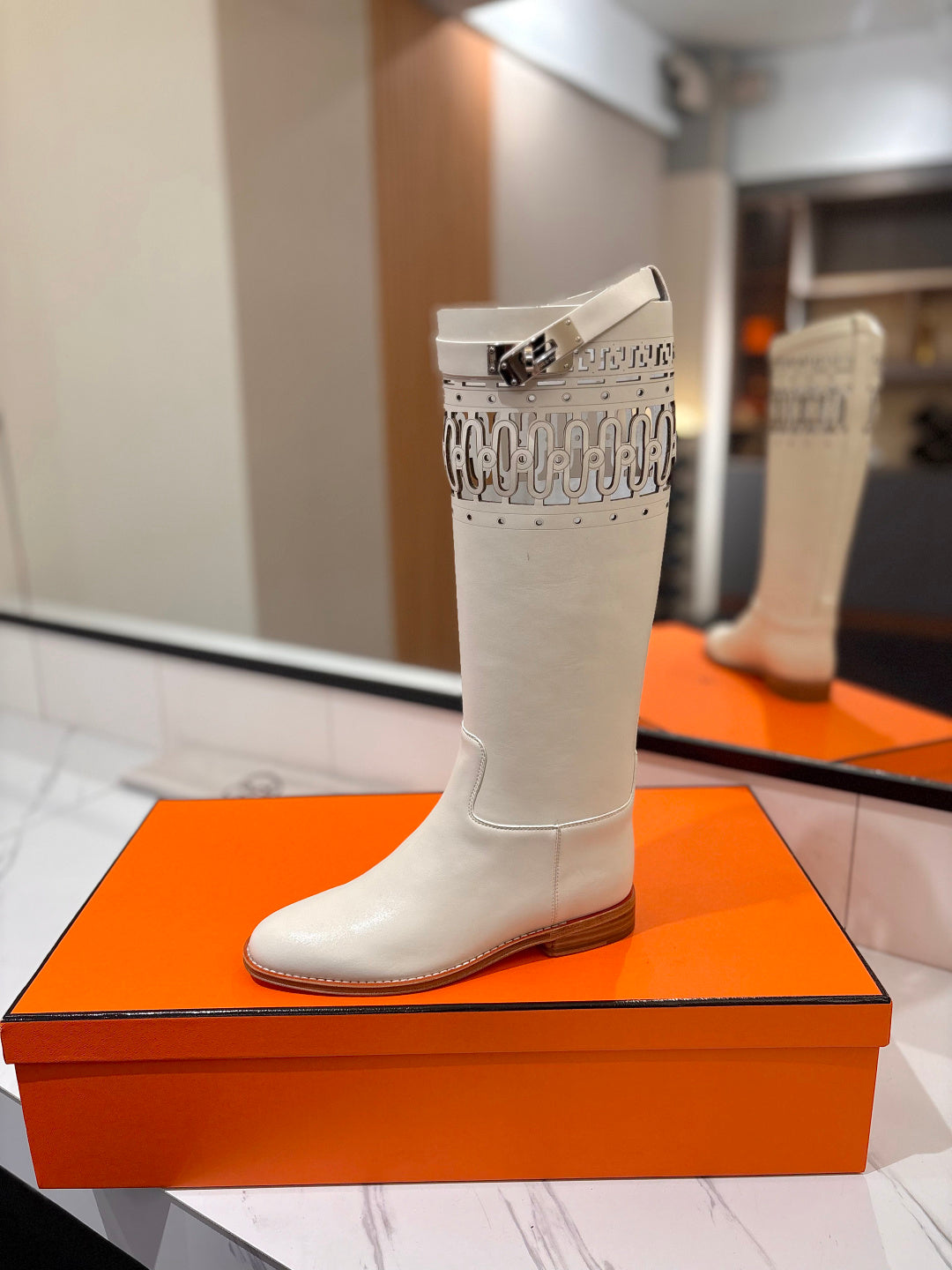 HM 26S PERFORATED HIGH-TOP BOOTS IN CREAM WHITE CALFSKIN